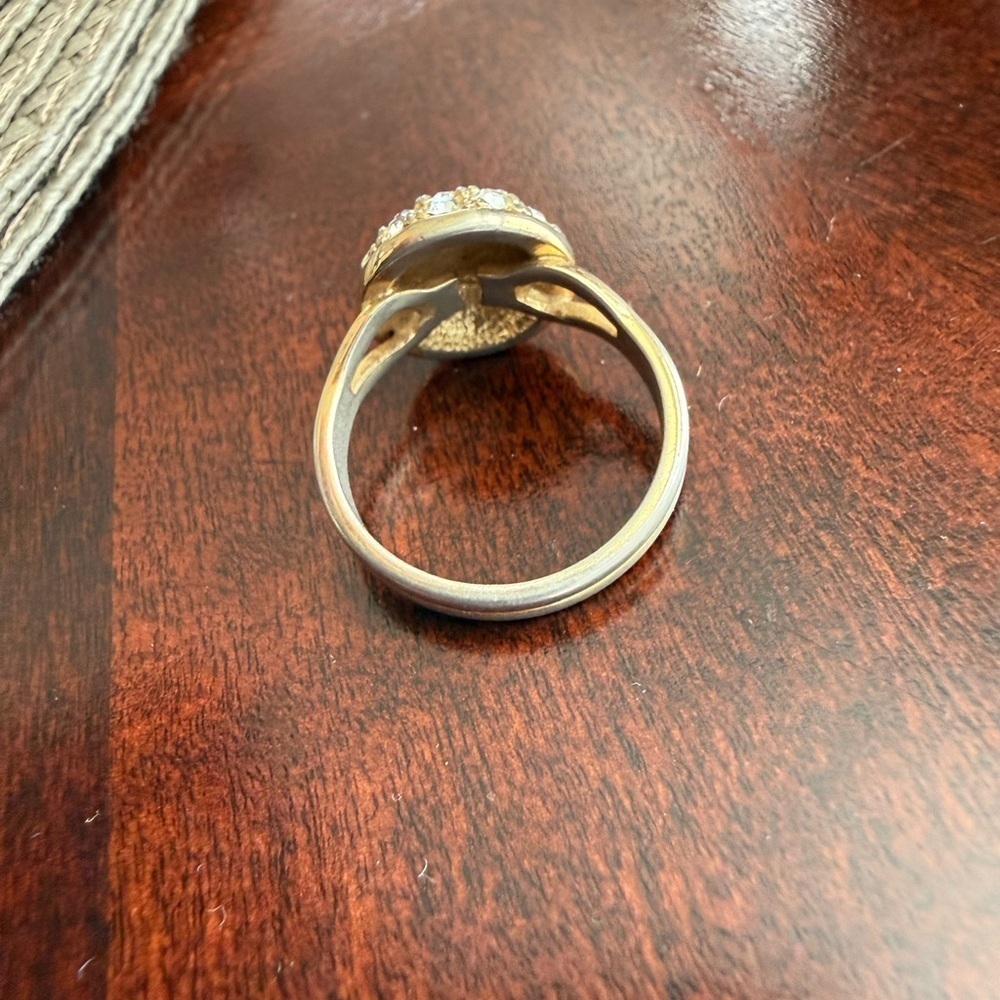 Gold Tone Ring Size 5.75 - Picture 2 of 2